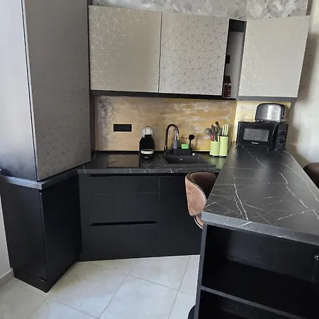 Breakfree At Azimuth Building Stefan 公寓 *