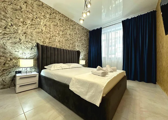 Breakfree At Azimuth Building Stefan Апартаменты *